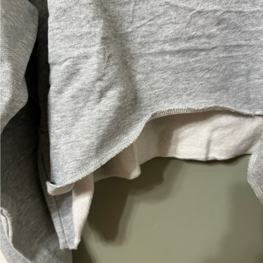 Cropped Sweatshirt - Picture 5 of 6